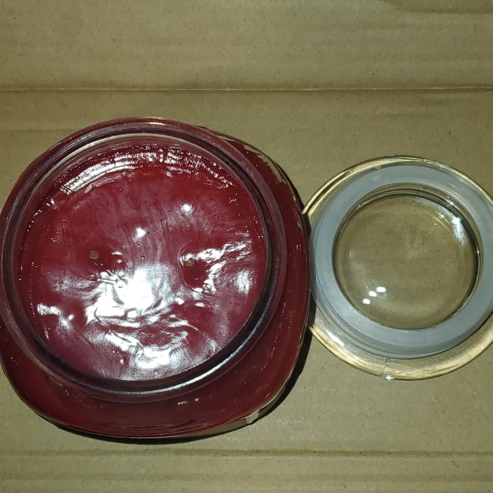 BERRY TART Red Farmer's Market 2 Scents - 16 oz,‎ two wick Gold Canyon candle